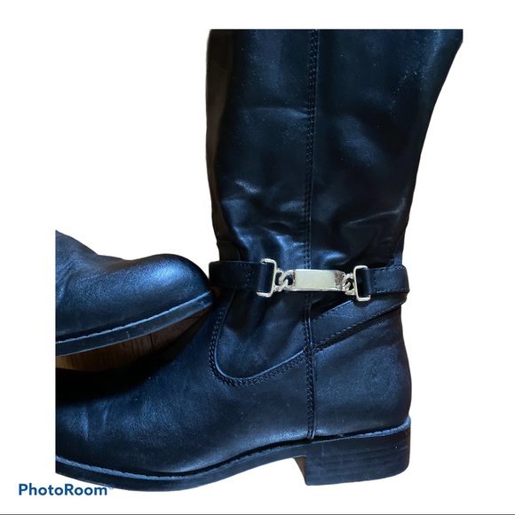 Black Boots - Picture 3 of 6